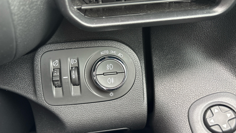 Vauxhall Combo Life 100kW SE 50kWh 5dr Auto Electric Estate